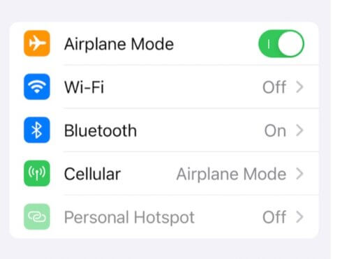 iphone airplane mode does not turn off bluetooth